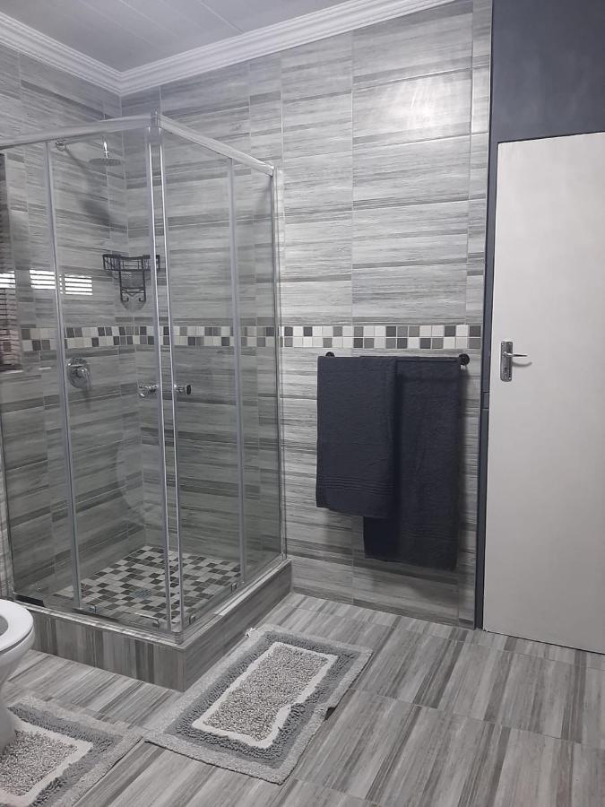 Ariah's And Self Catering